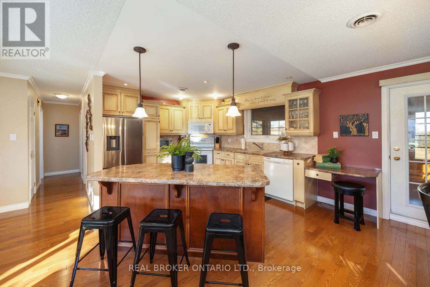 307 The Captain's Corner, Kawartha Lakes, Ontario  K0M 1A0 - Photo 12 - X12562404