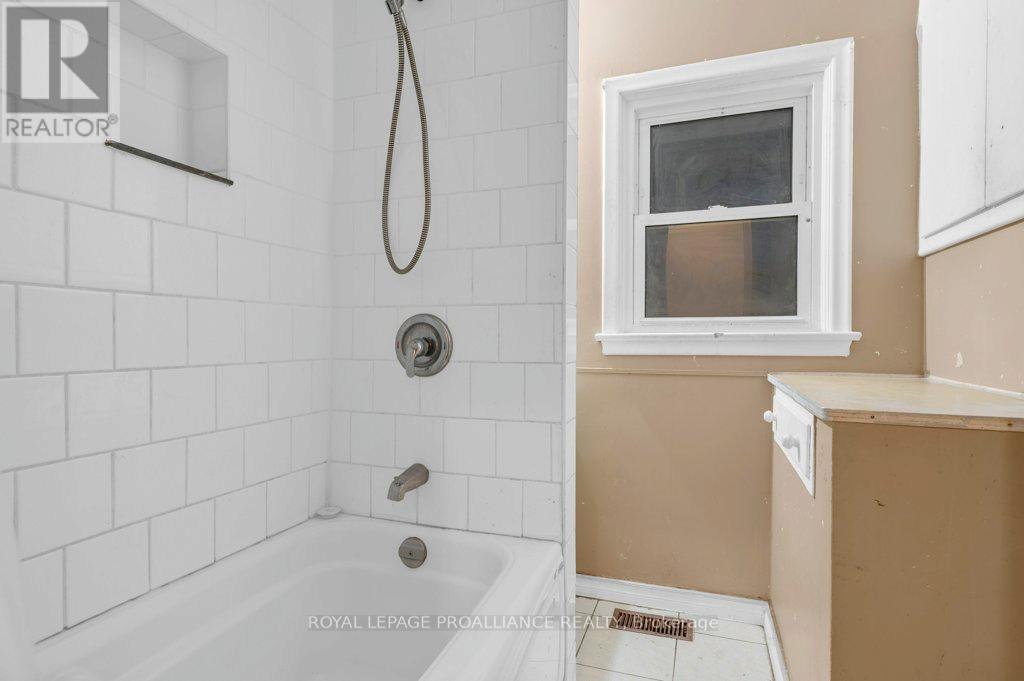 2 Bettes Street, Belleville, Ontario  K8N 3N3 - Photo 15 - X12562418