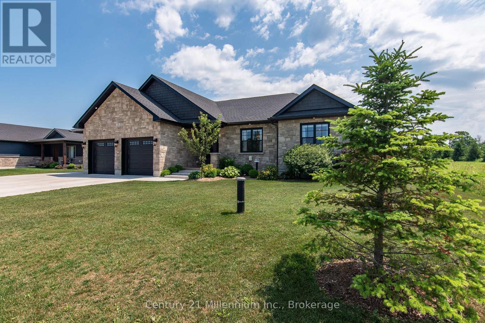 33 Nickason Drive, Arran-Elderslie, Ontario  N0H 1A0 - Photo 2 - X12562292