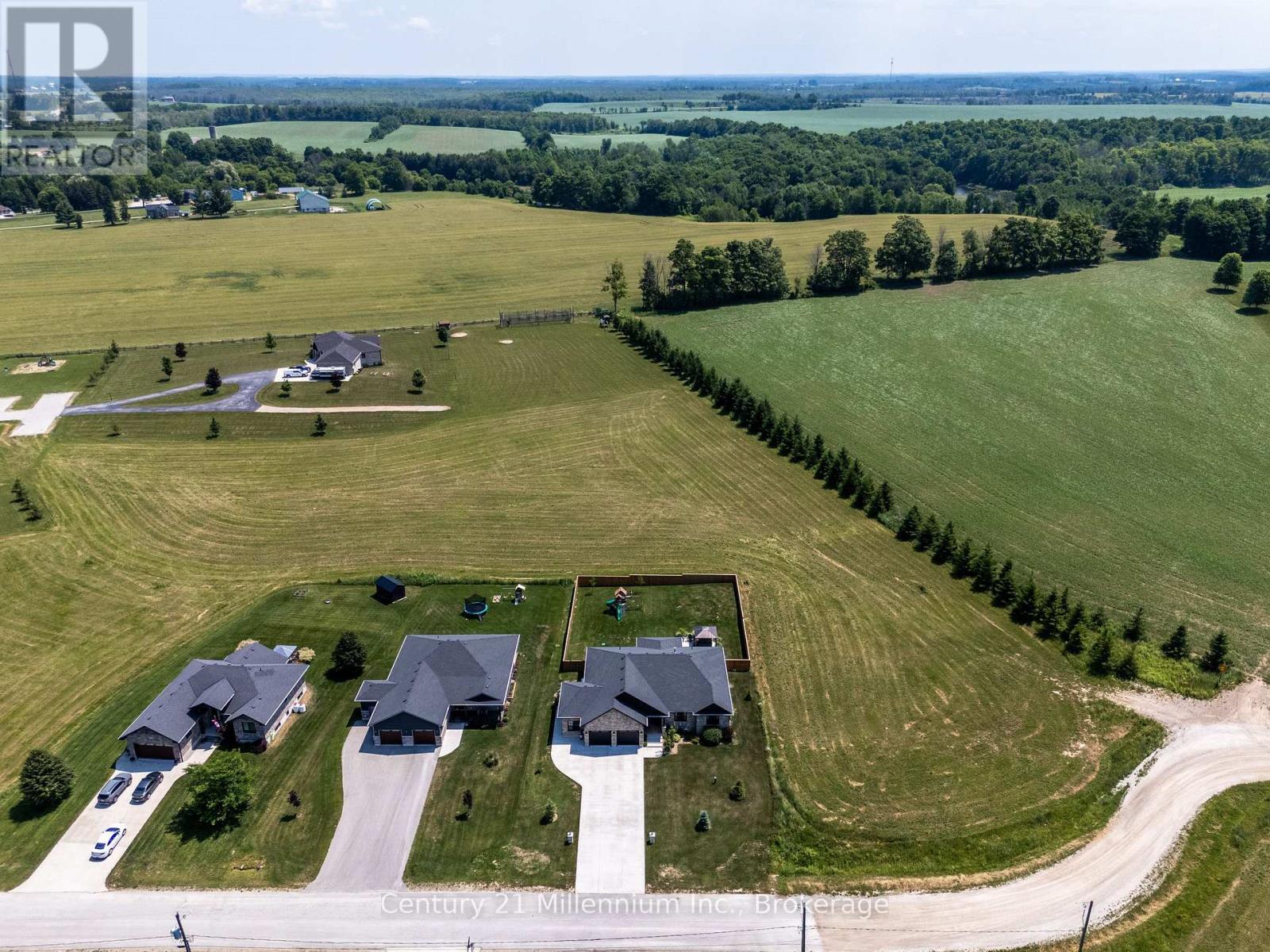 33 Nickason Drive, Arran-Elderslie, Ontario  N0H 1A0 - Photo 4 - X12562292