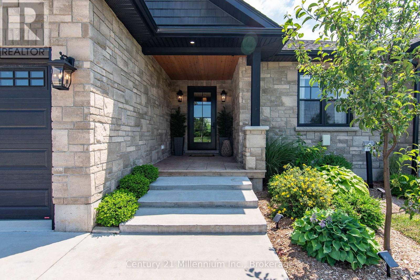 33 Nickason Drive, Arran-Elderslie, Ontario  N0H 1A0 - Photo 6 - X12562292