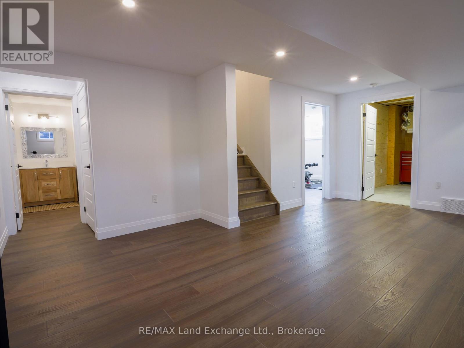 1 - 2 Fairway Lane, Saugeen Shores, Ontario  N0H 2C3 - Photo 26 - X12562344