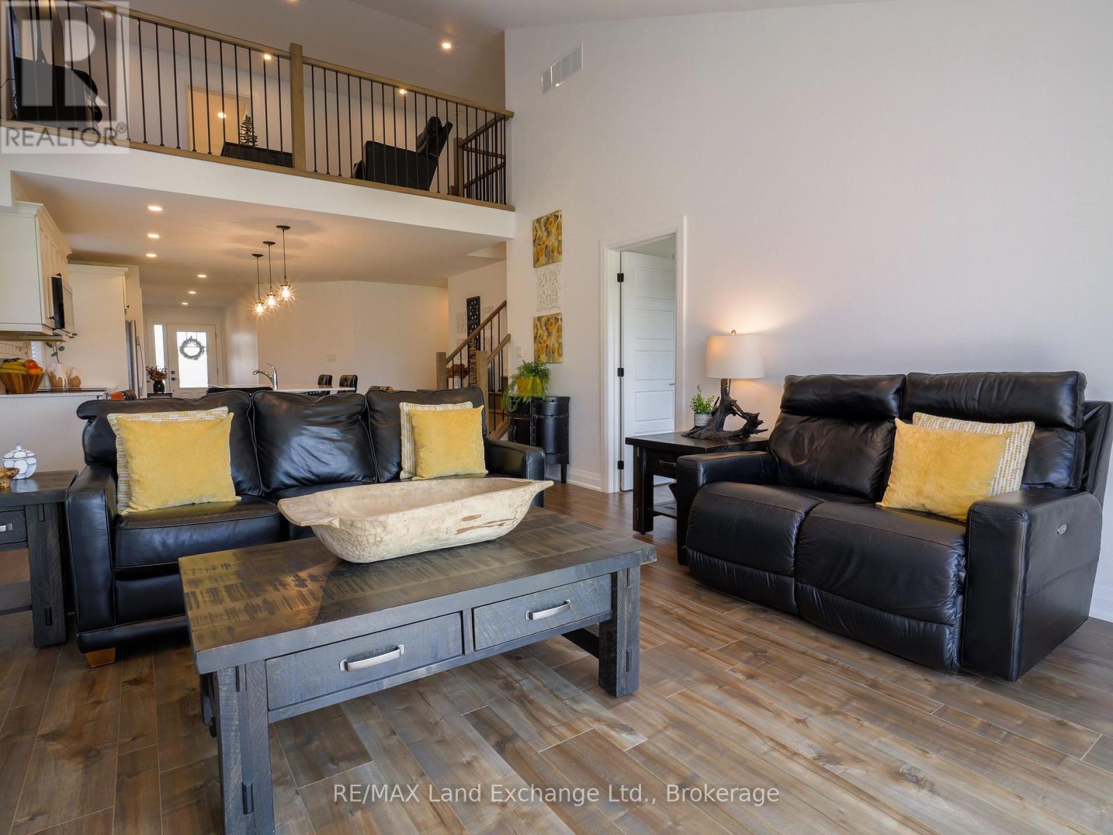 1 - 2 Fairway Lane, Saugeen Shores, Ontario  N0H 2C3 - Photo 3 - X12562344