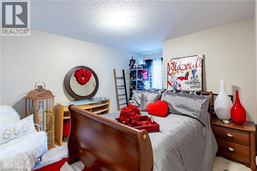 102 Donnenwerth Drive, Kitchener, Ontario  N2E 4C9 - Photo 18 - 40789092