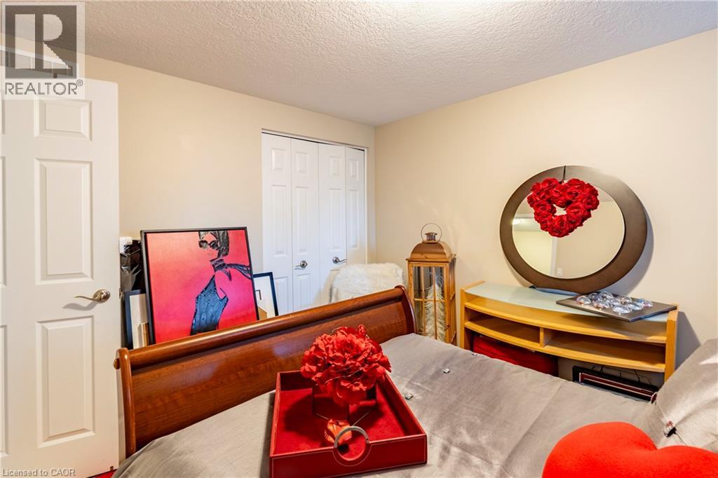 102 Donnenwerth Drive, Kitchener, Ontario  N2E 4C9 - Photo 19 - 40789092