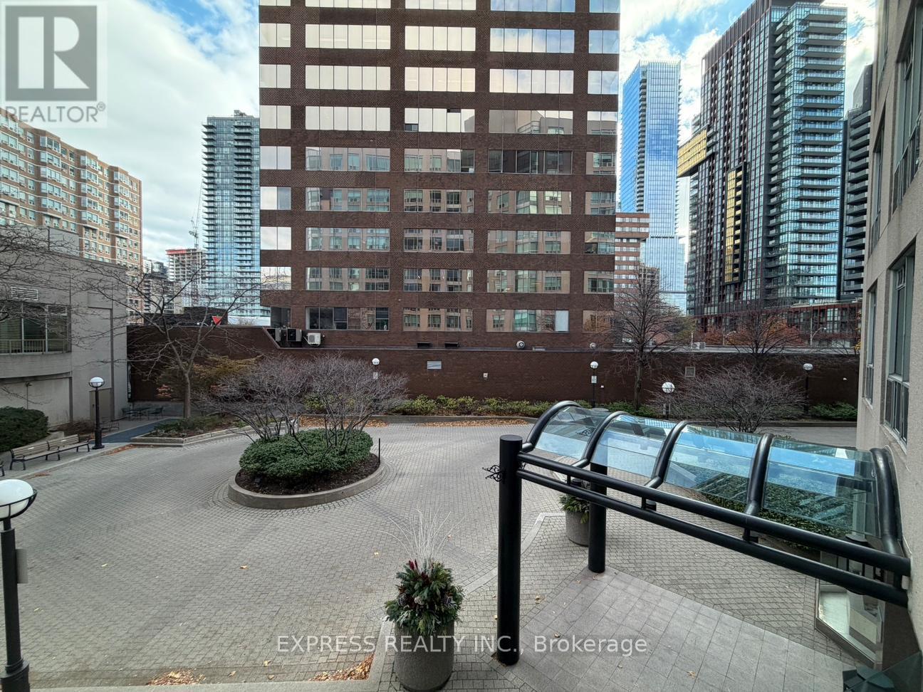 207 - 942 Yonge Street, Toronto, Ontario  M4W 3S8 - Photo 9 - C12562250