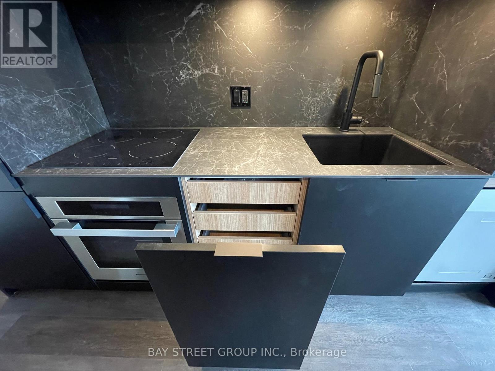 4712 - 55 Charles Street E, Toronto, Ontario  M4Y 1S9 - Photo 5 - C12562260