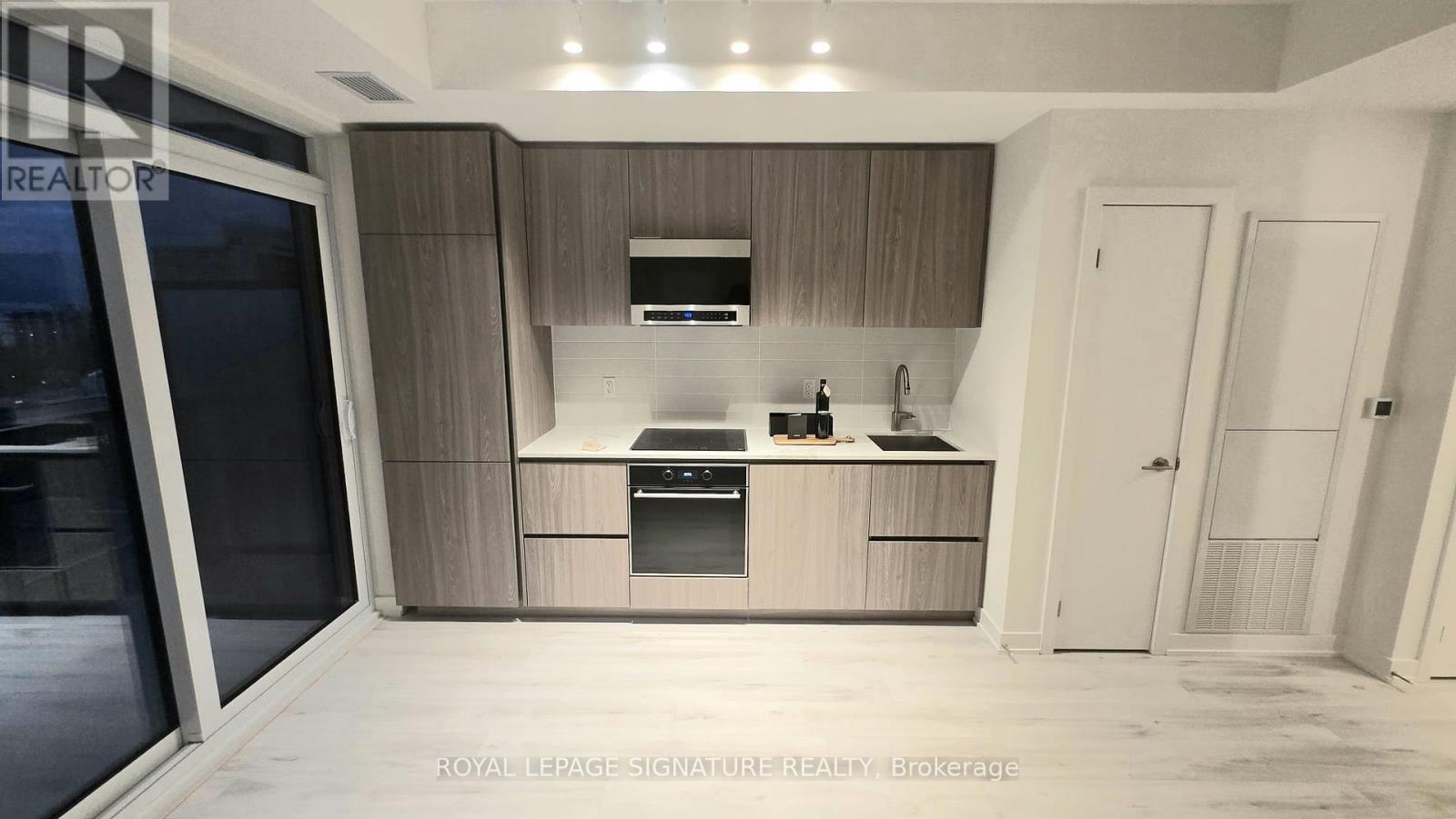 1204 - 120 Broadway Avenue, Toronto, Ontario  M4P 1V7 - Photo 8 - C12562276