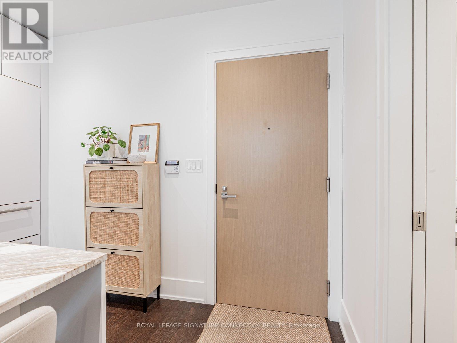 Th132 - 39 Queens Quay E, Toronto, Ontario  M5E 0A5 - Photo 4 - C12562378