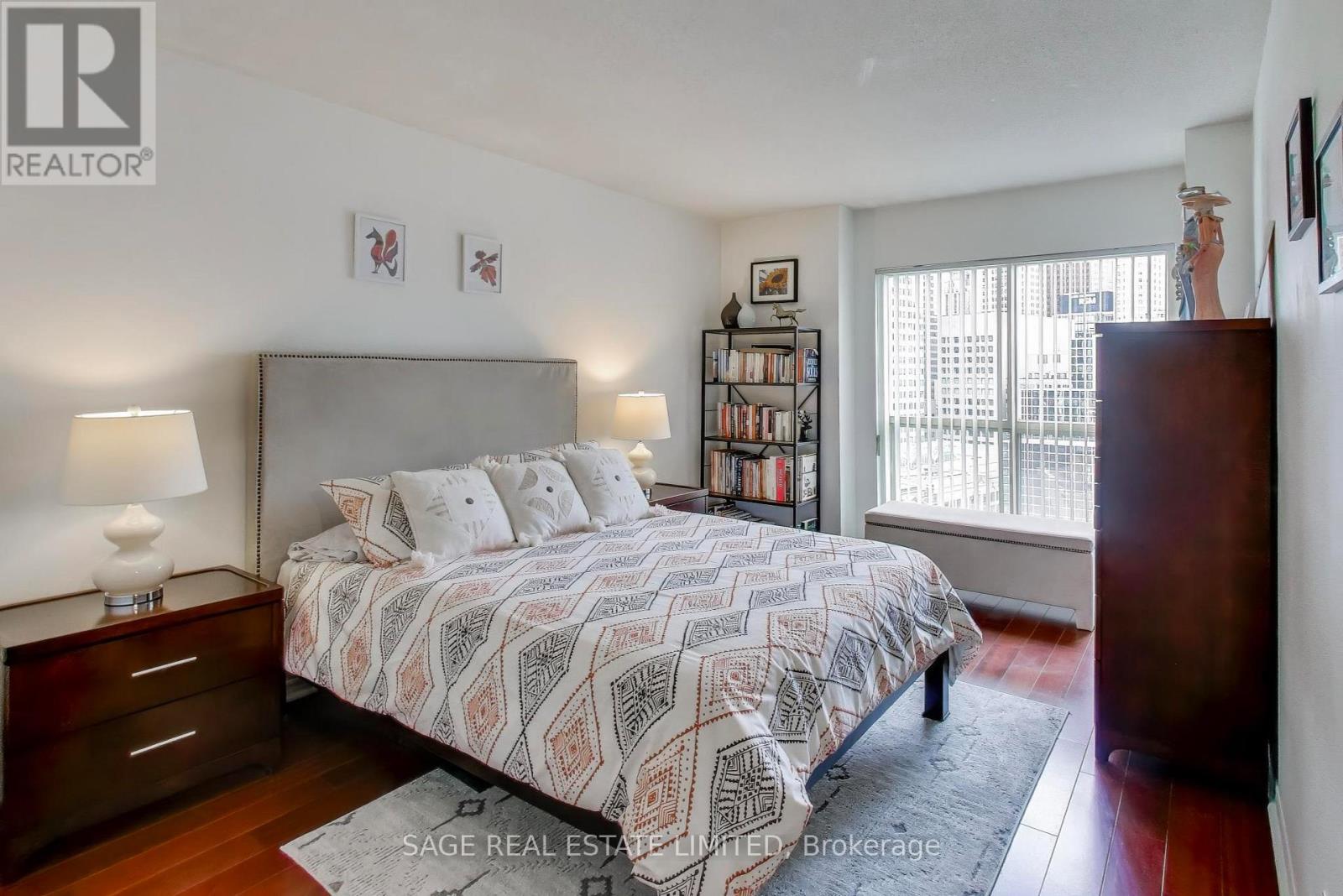 1605 - 25 The Esplanade, Toronto, Ontario  M5E 1W5 - Photo 14 - C12562394