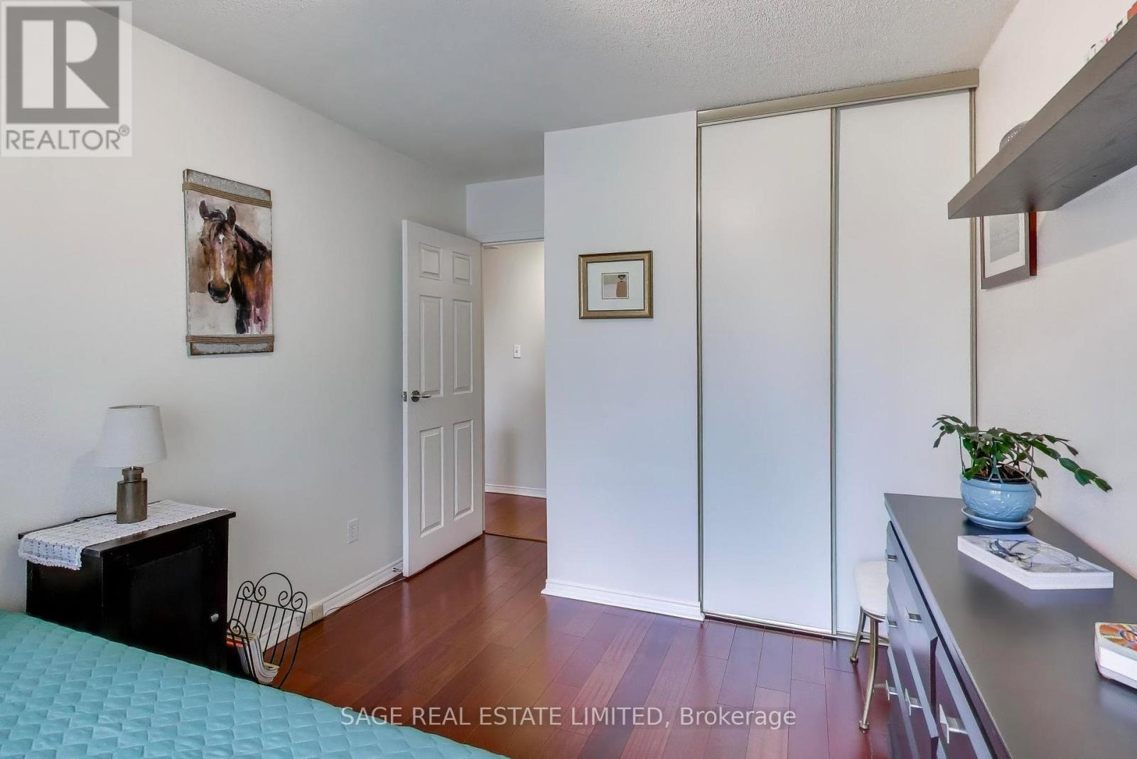 1605 - 25 The Esplanade, Toronto, Ontario  M5E 1W5 - Photo 19 - C12562394