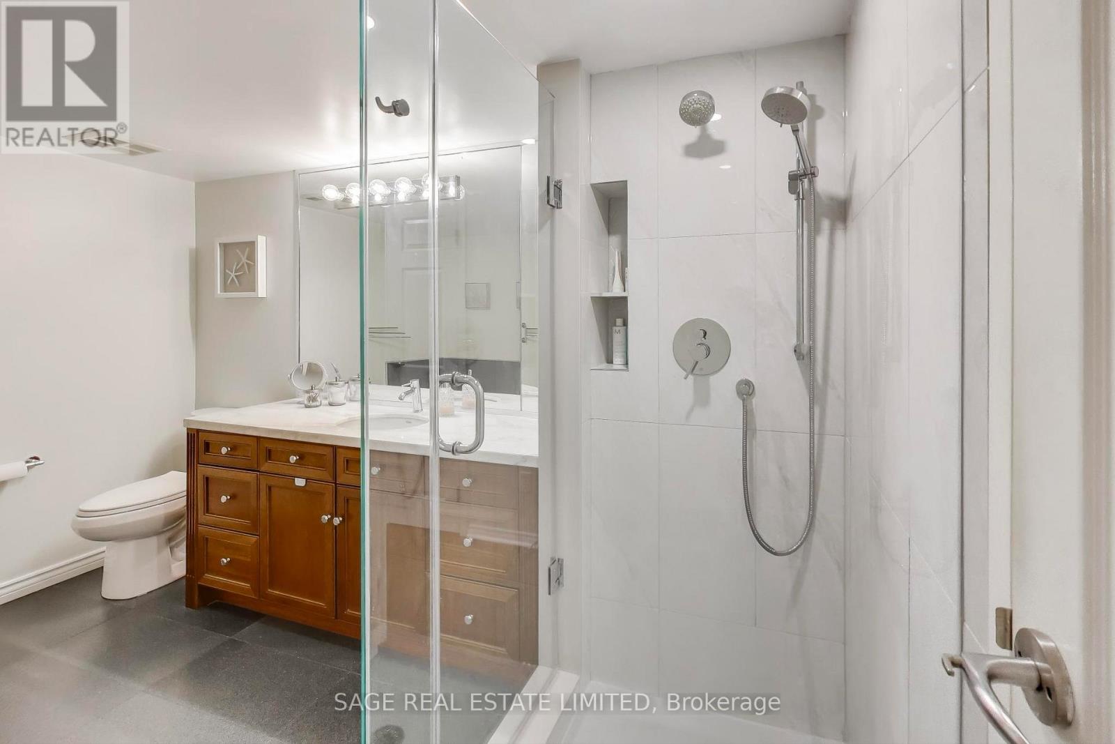 1605 - 25 The Esplanade, Toronto, Ontario  M5E 1W5 - Photo 22 - C12562394