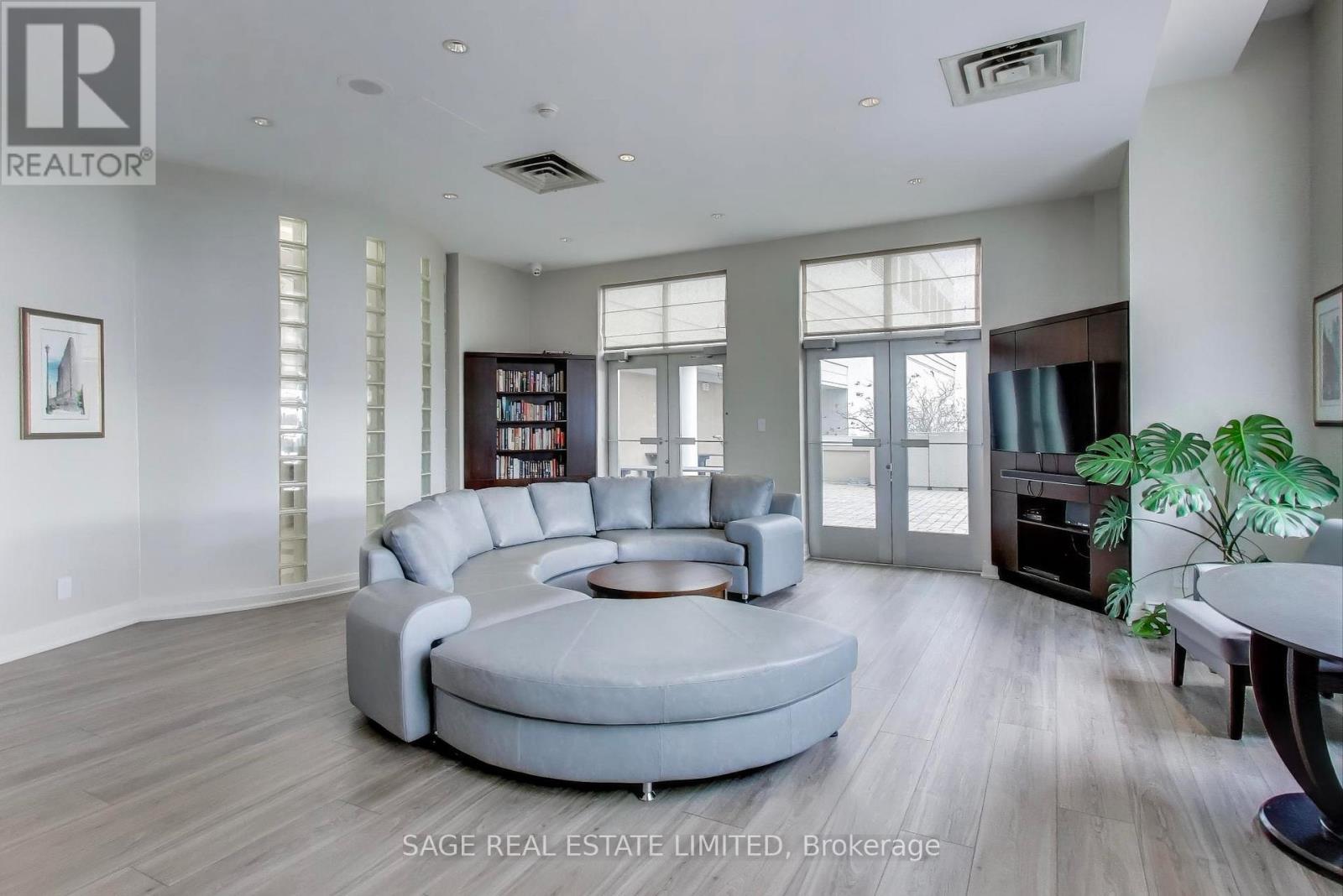 1605 - 25 The Esplanade, Toronto, Ontario  M5E 1W5 - Photo 32 - C12562394