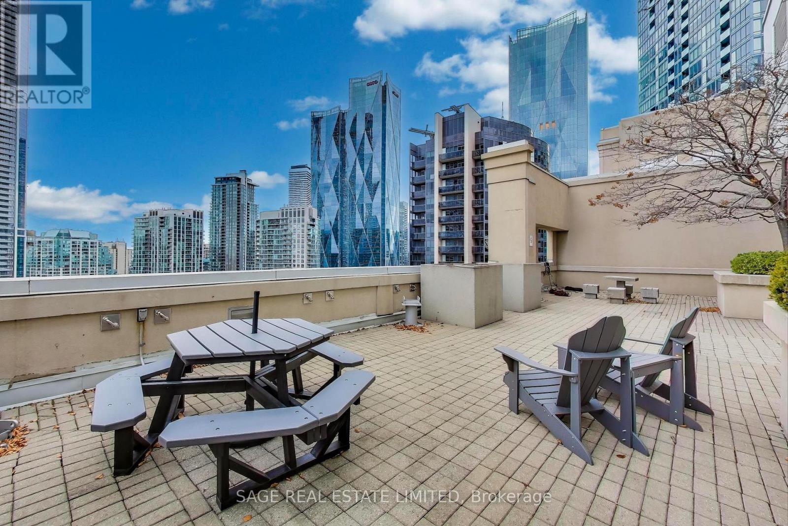 1605 - 25 The Esplanade, Toronto, Ontario  M5E 1W5 - Photo 40 - C12562394