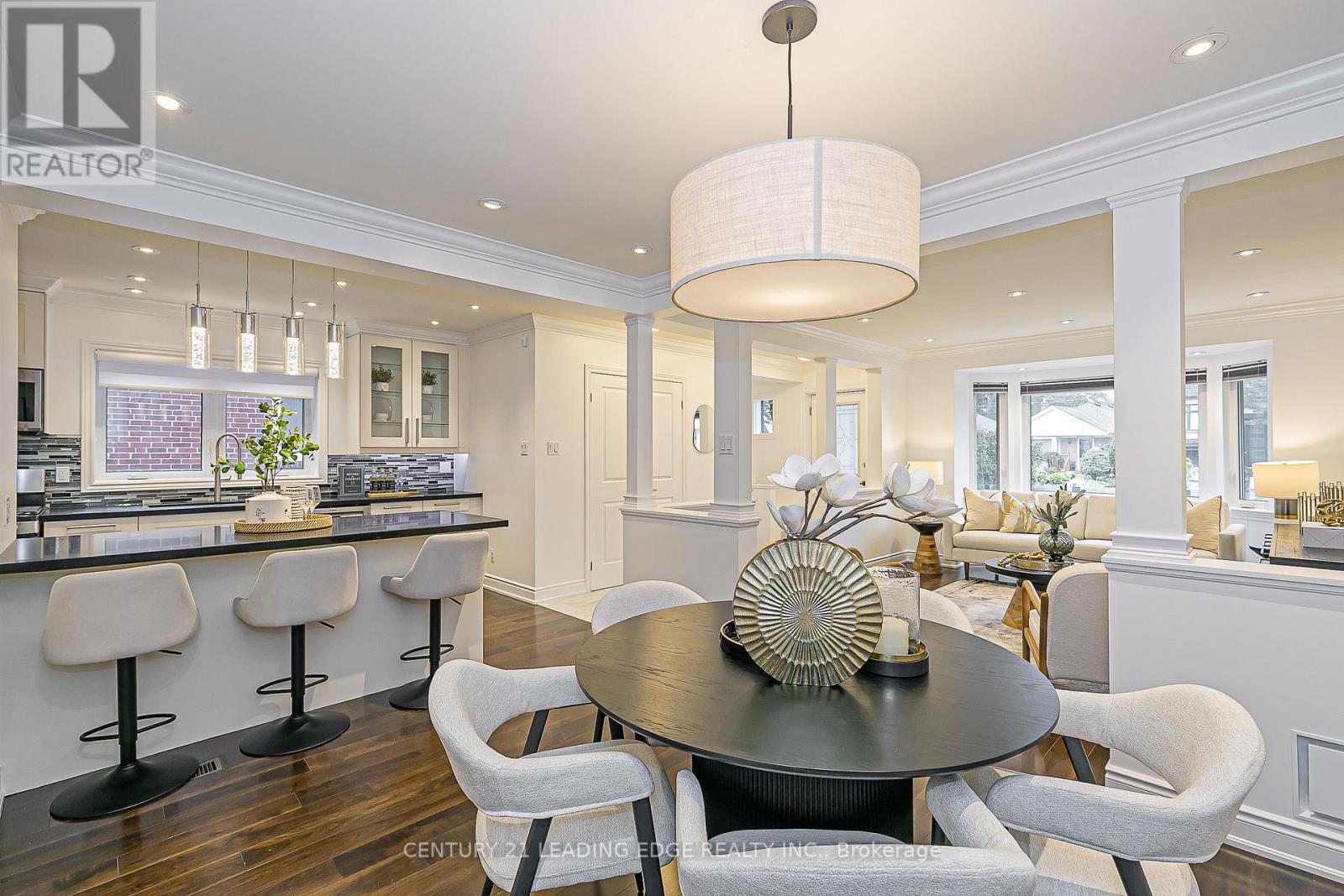 43 BARCLAY ROAD, Toronto, Ontario