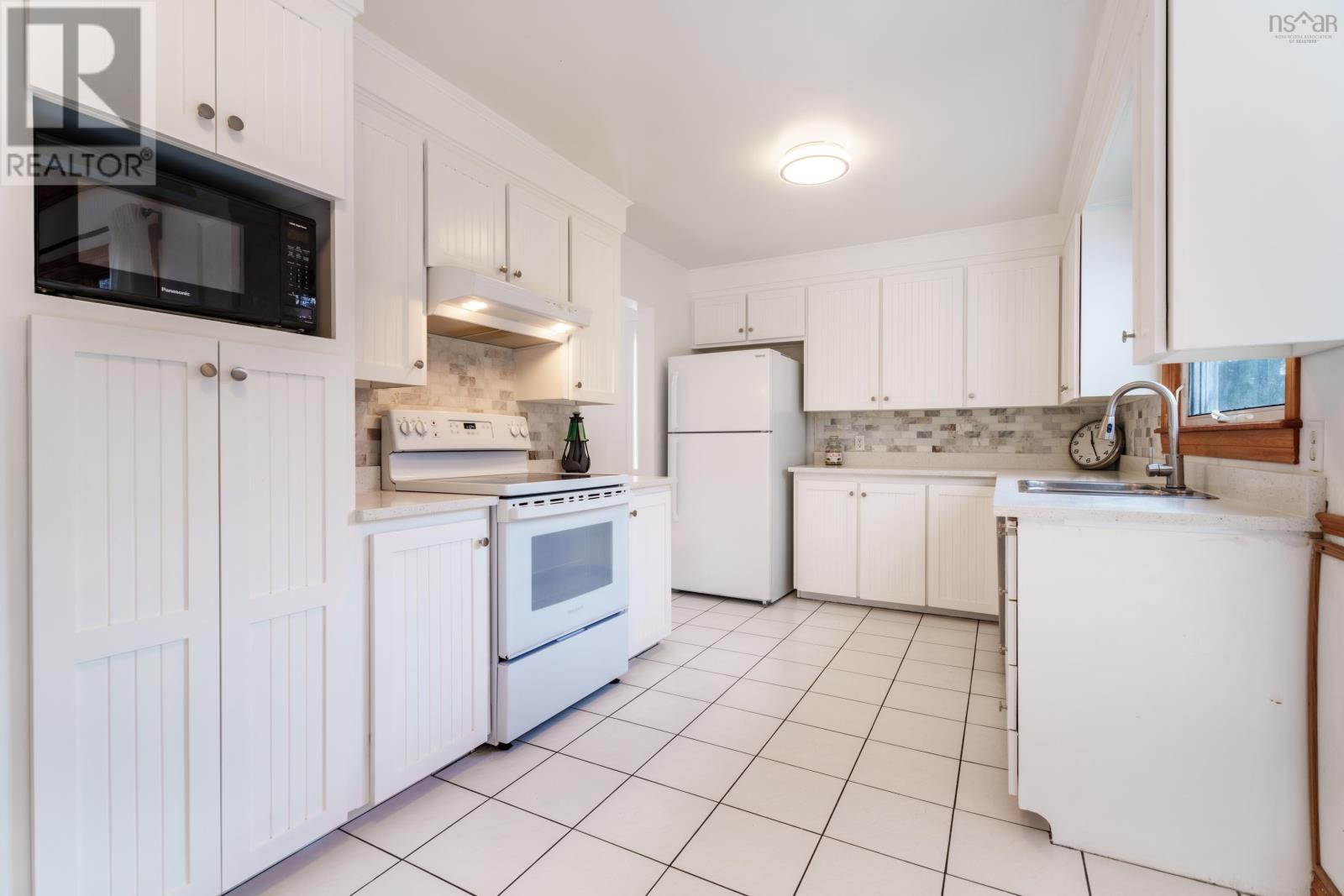 29 Scarlet Road, Halifax, Nova Scotia  B3M 1L2 - Photo 10 - 202528297