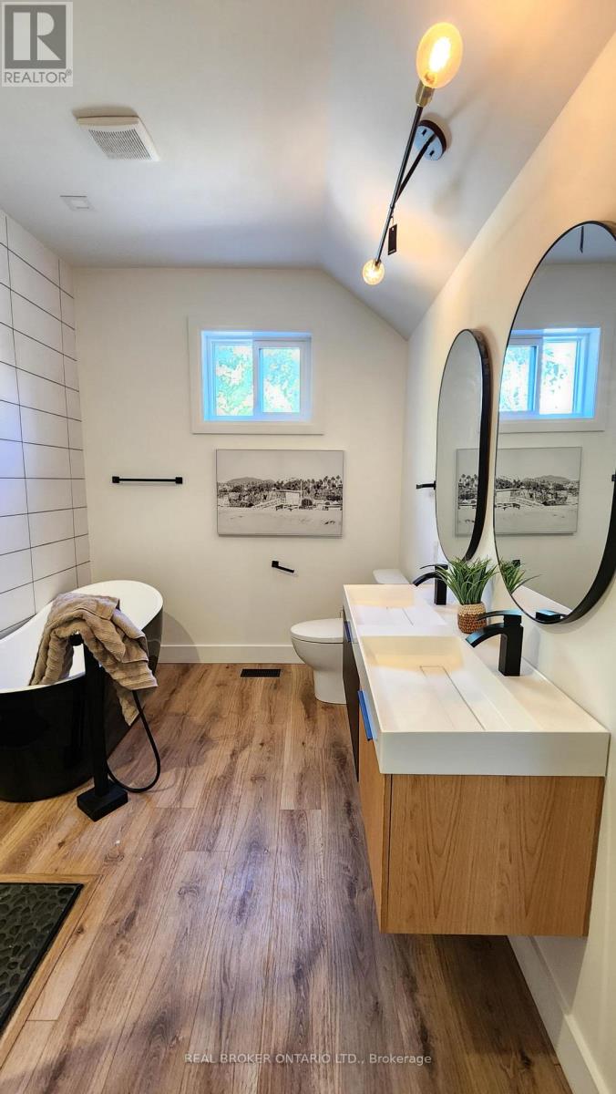 1 Dufferin Street, Innisfil, Ontario  L0L 1L0 - Photo 6 - N12470741