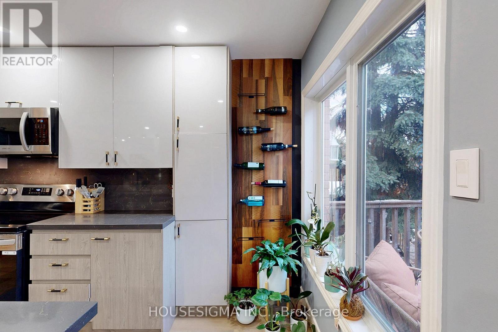 4 Mendys Forest, Aurora, Ontario  L4G 5A3 - Photo 11 - N12557704