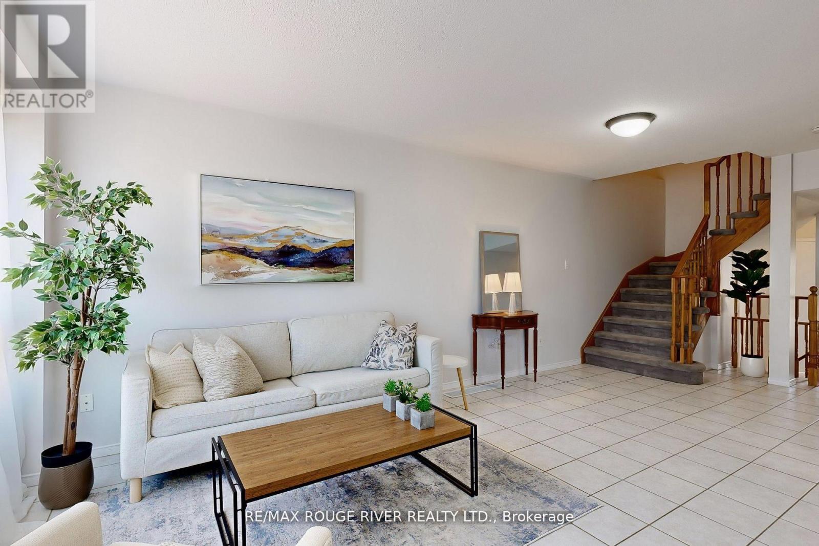 24 Jays Drive, Whitby, Ontario  L1R 2P6 - Photo 7 - E12562188