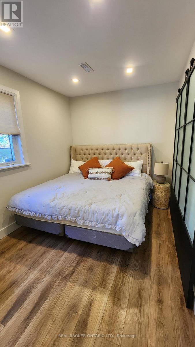 1 Dufferin Street, Innisfil, Ontario  L0L 1L0 - Photo 21 - N12470741