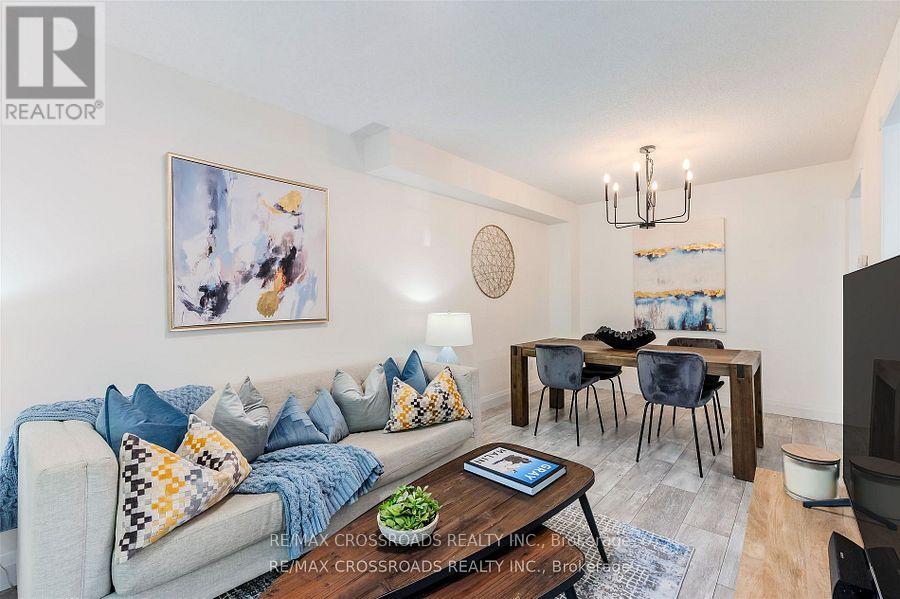 11 Moulton Court, Clarington, Ontario  L1E 2W4 - Photo 3 - E12562228