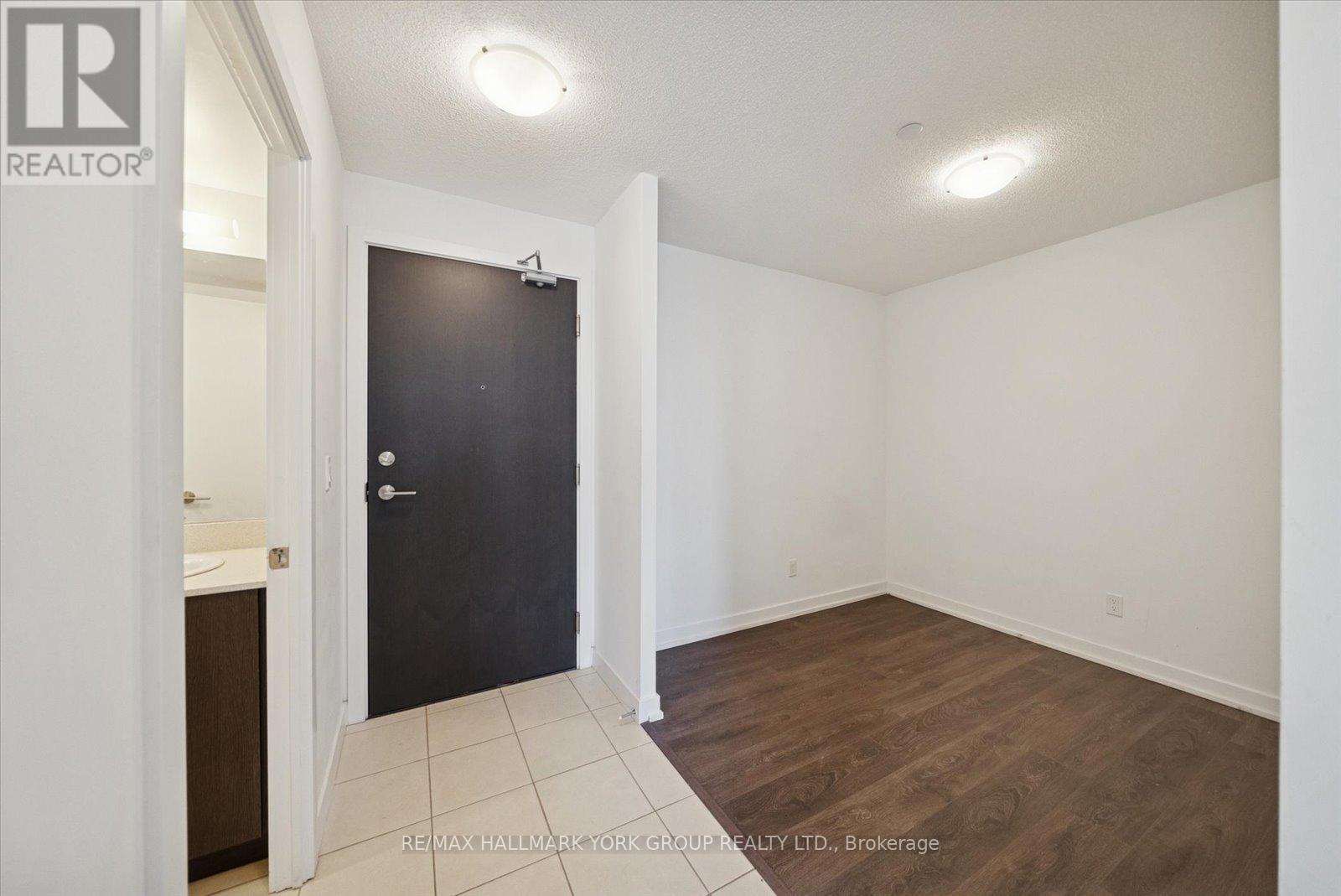 805 - 8 Trent Avenue, Toronto, Ontario  M4C 0A6 - Photo 2 - E12562232