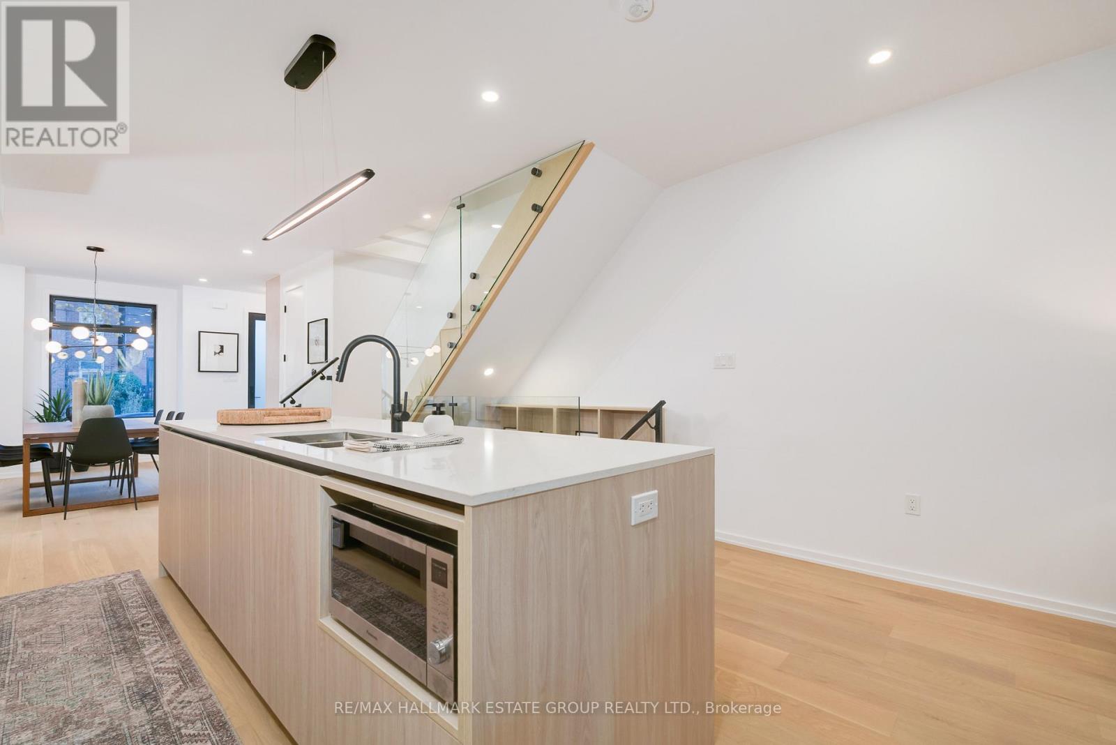 39 Lewis Street, Toronto, Ontario  M4M 2H2 - Photo 12 - E12562324