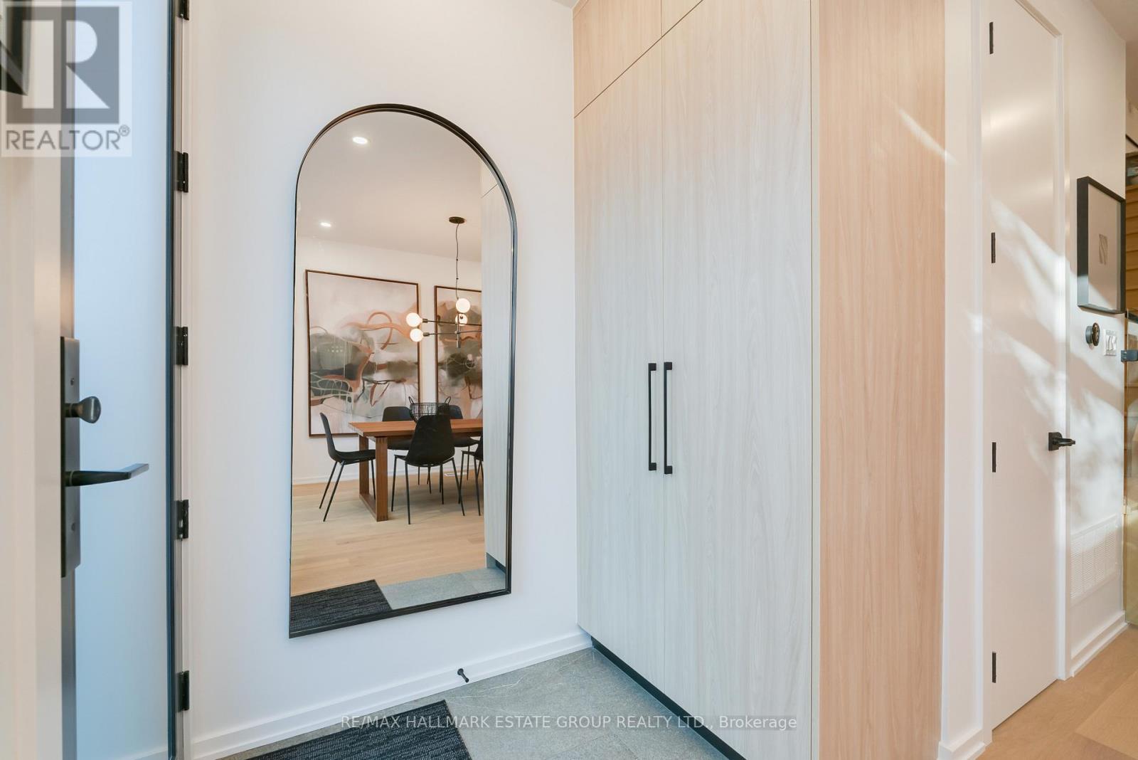 39 Lewis Street, Toronto, Ontario  M4M 2H2 - Photo 3 - E12562324