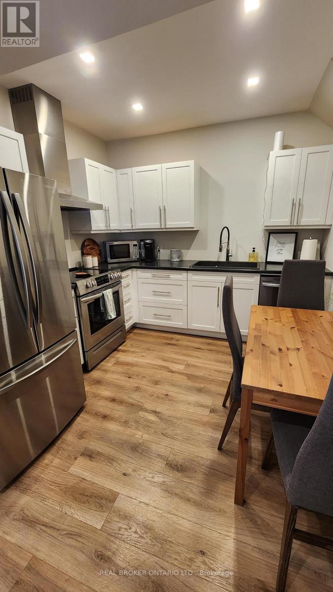 1 Dufferin Street, Innisfil, Ontario  L0L 1L0 - Photo 19 - N12470741