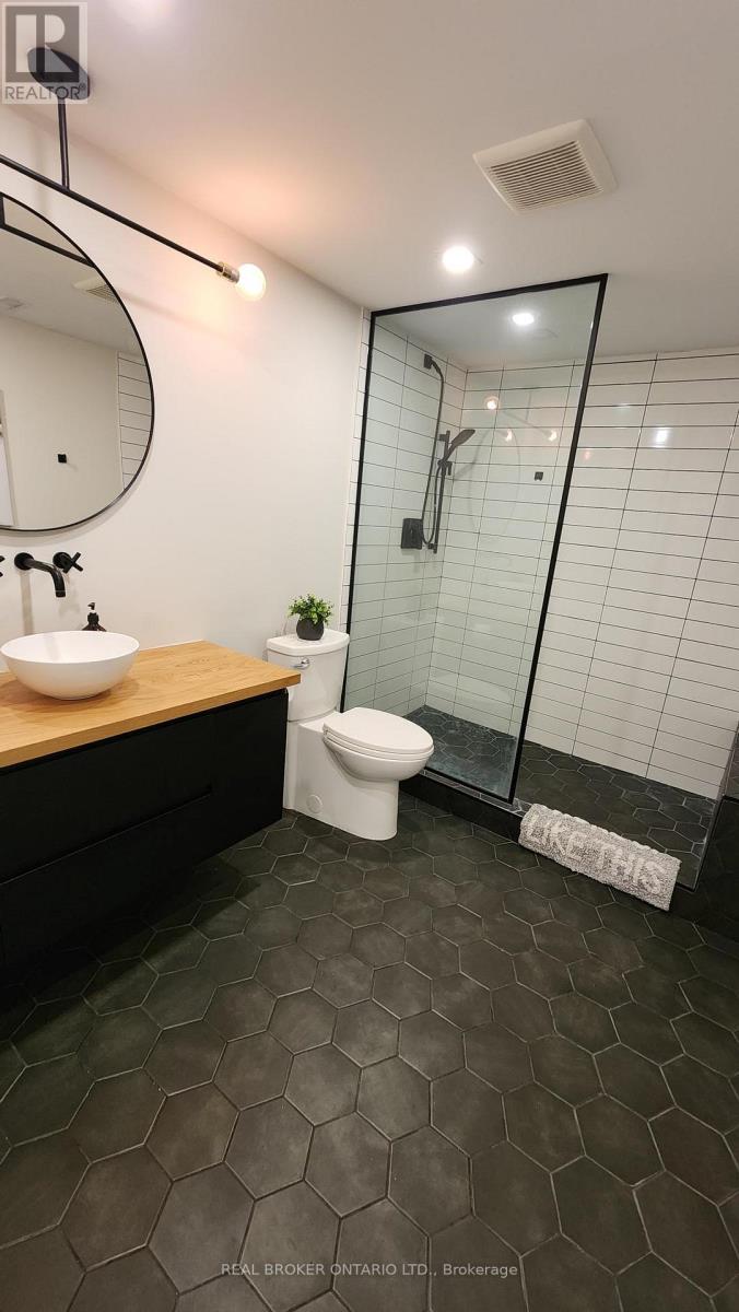 1 Dufferin Street, Innisfil, Ontario  L0L 1L0 - Photo 22 - N12470741