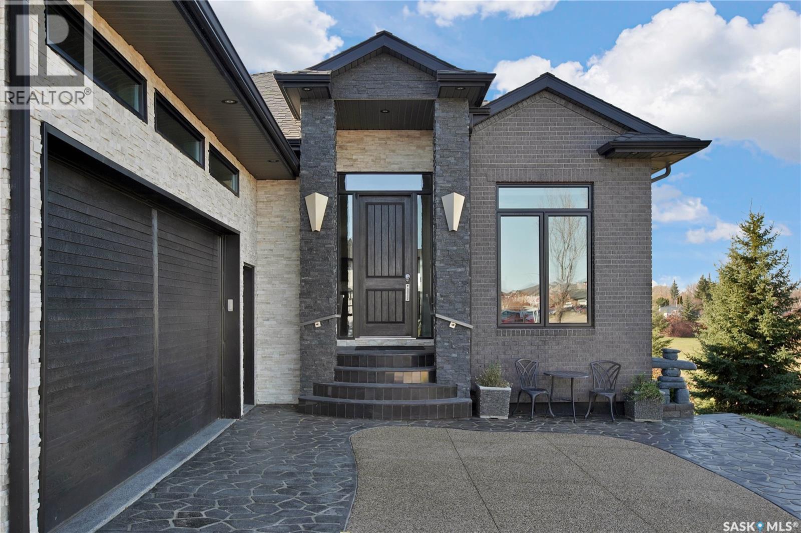 118 Muzyka Road, Saskatoon, Saskatchewan  S7W 0G9 - Photo 2 - SK024407