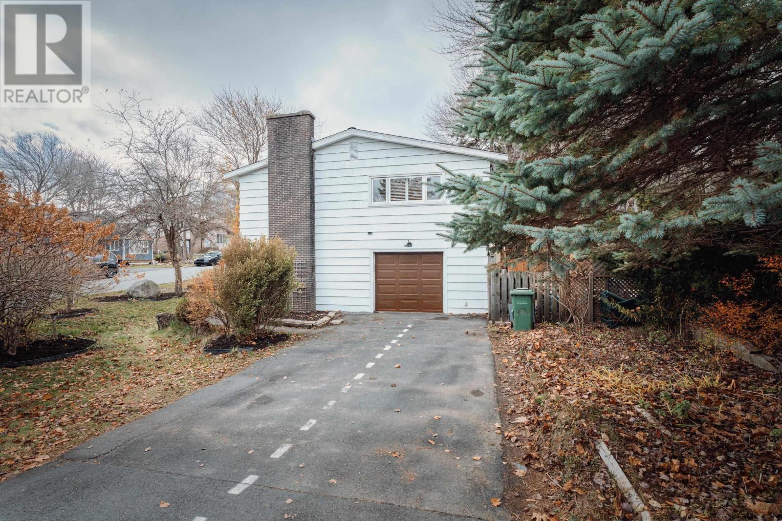 29 Scarlet Road, Halifax, Nova Scotia  B3M 1L2 - Photo 3 - 202528297