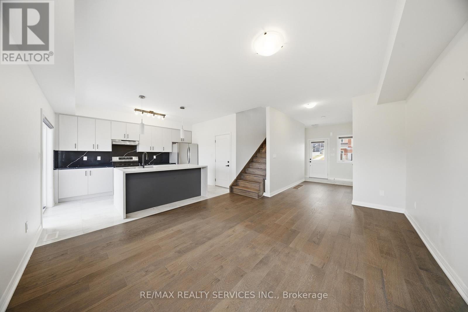 44 Lahey Crescent, Penetanguishene, Ontario  L9M 0W1 - Photo 6 - S12553100