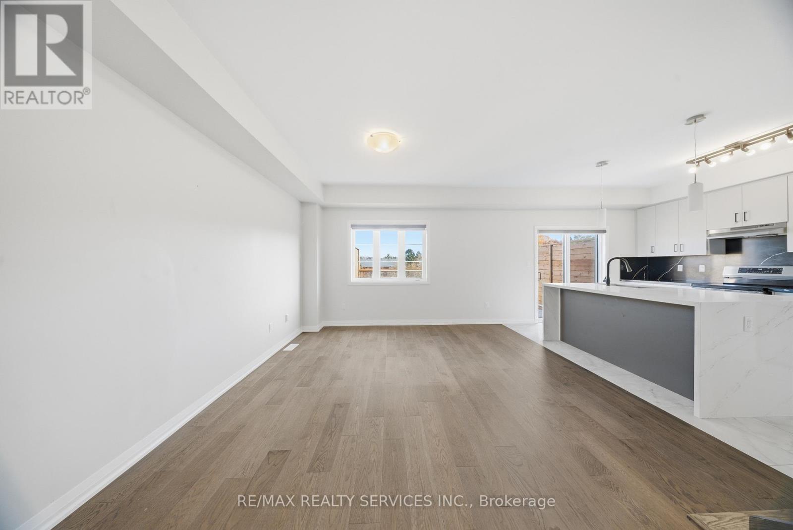 44 Lahey Crescent, Penetanguishene, Ontario  L9M 0W1 - Photo 7 - S12553100