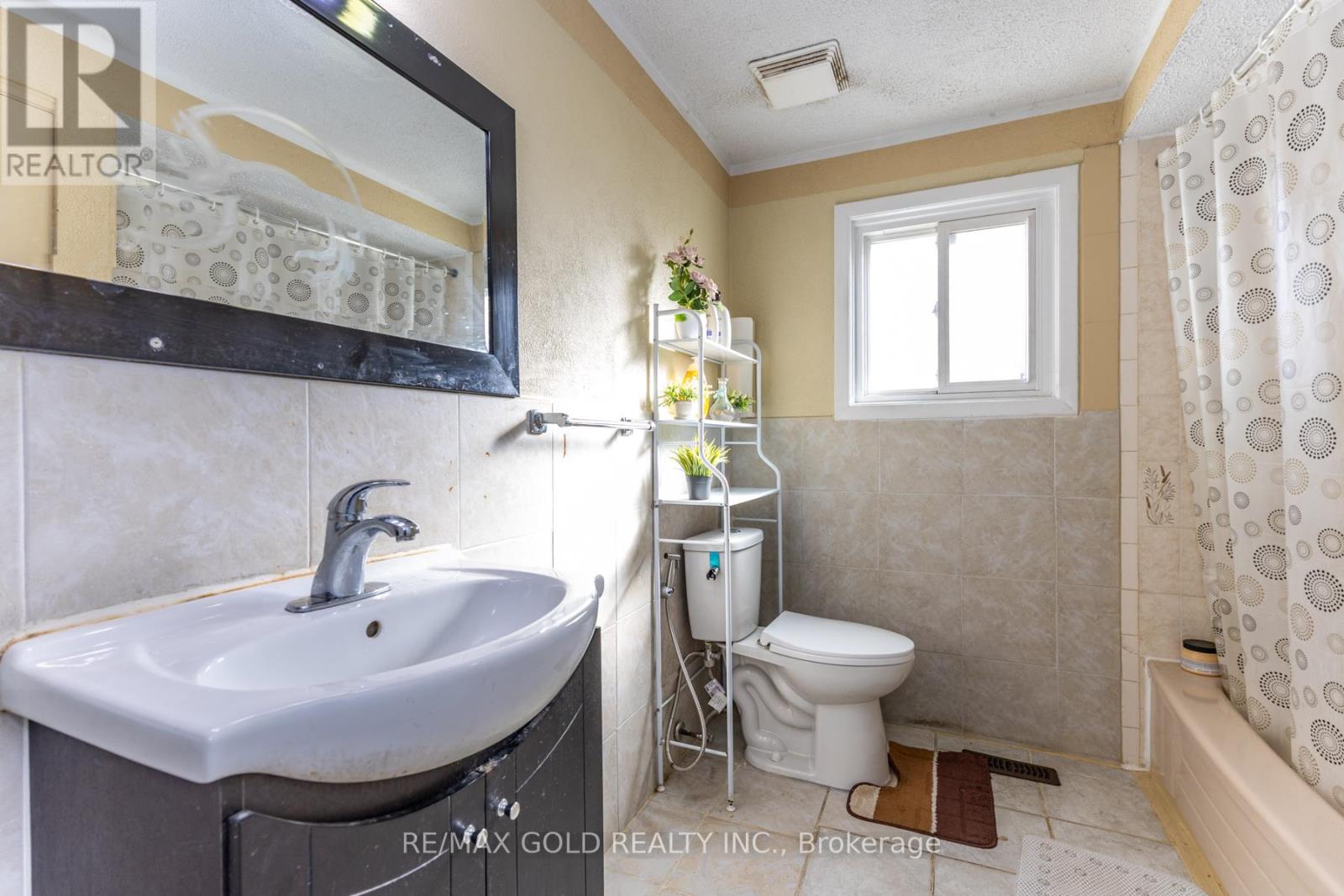 7610 Anaka Drive, Mississauga, Ontario  L4T 3H7 - Photo 12 - W12549212