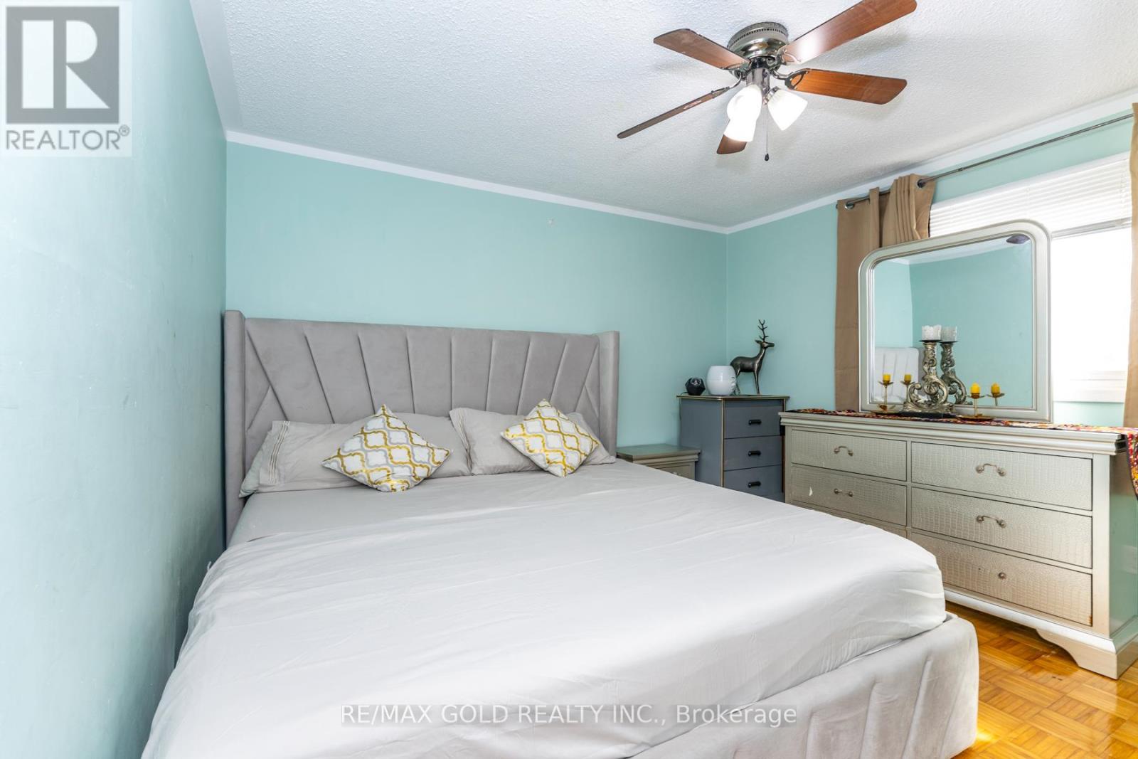 7610 Anaka Drive, Mississauga, Ontario  L4T 3H7 - Photo 13 - W12549212