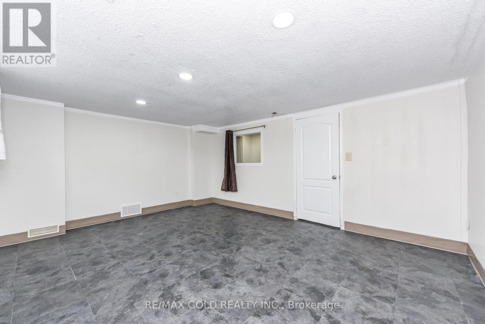 7610 Anaka Drive, Mississauga, Ontario  L4T 3H7 - Photo 32 - W12549212