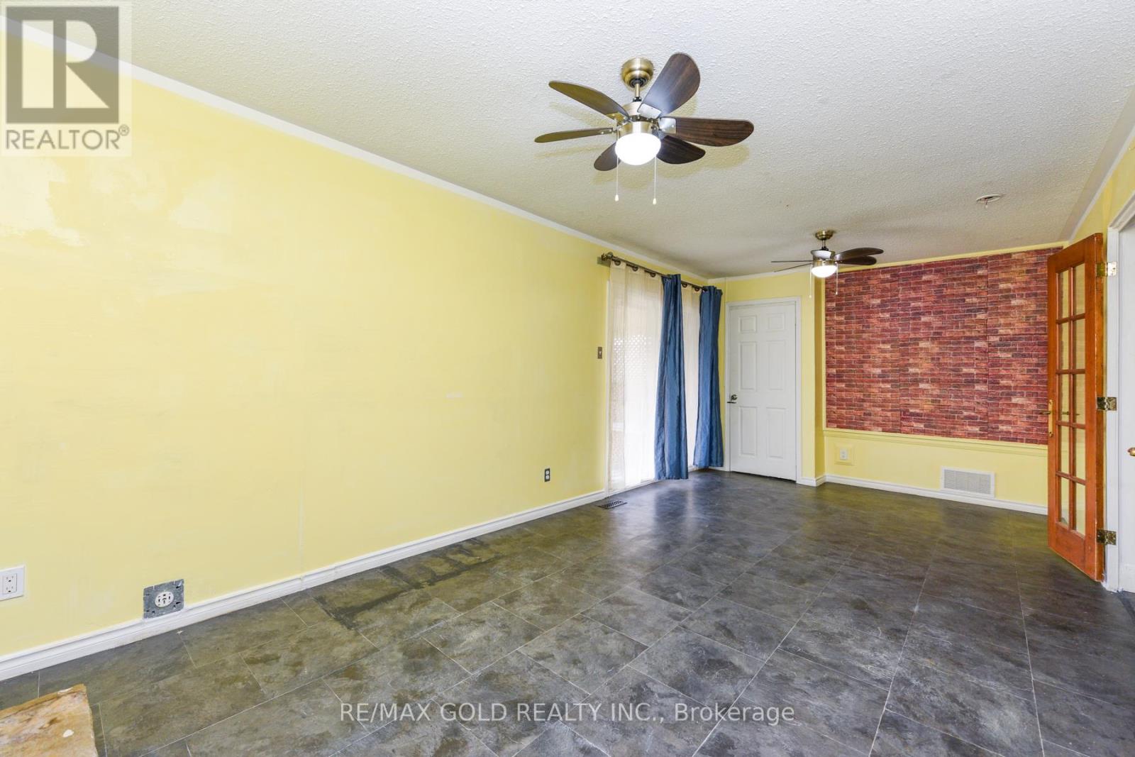 7610 Anaka Drive, Mississauga, Ontario  L4T 3H7 - Photo 20 - W12549212