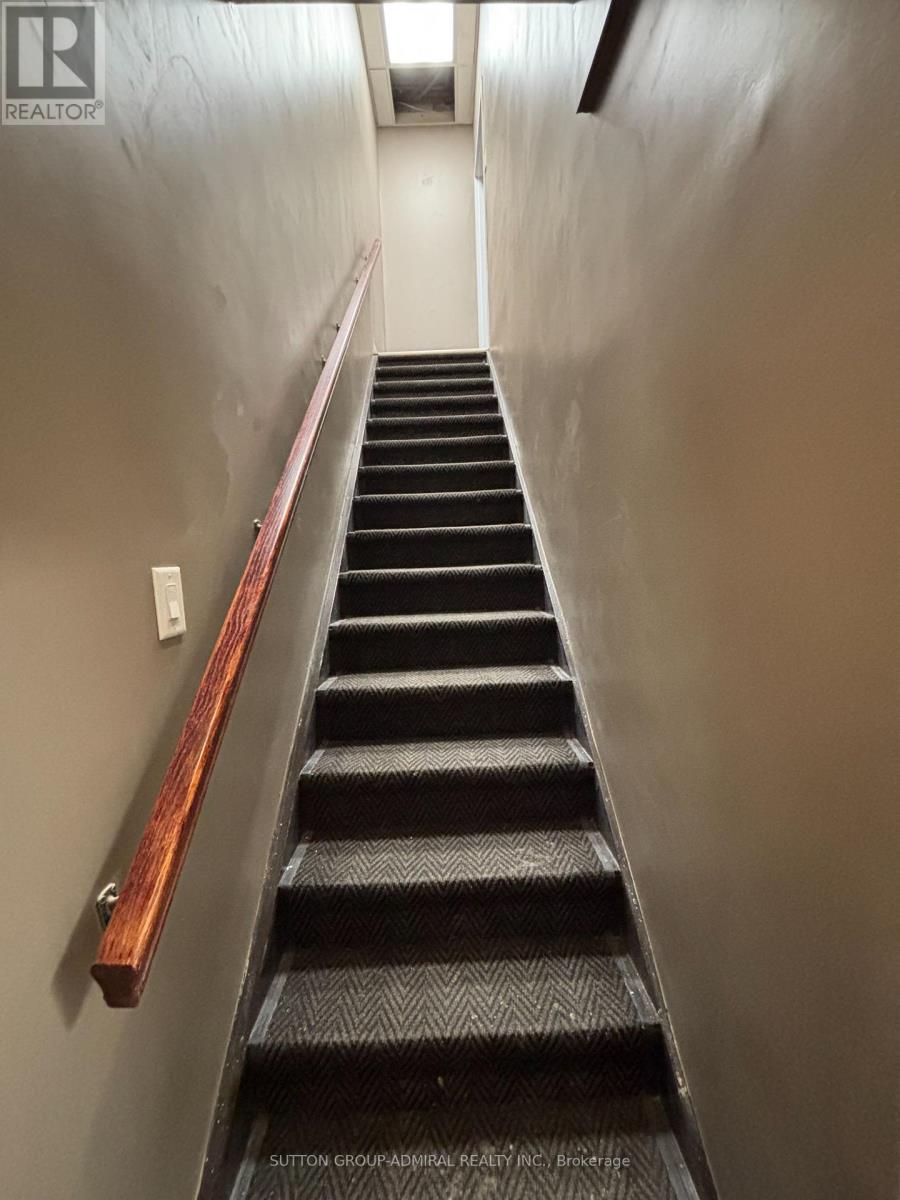 11 - 167 Applewood Crescent, Vaughan, Ontario  L4K 4K7 - Photo 12 - N12562180