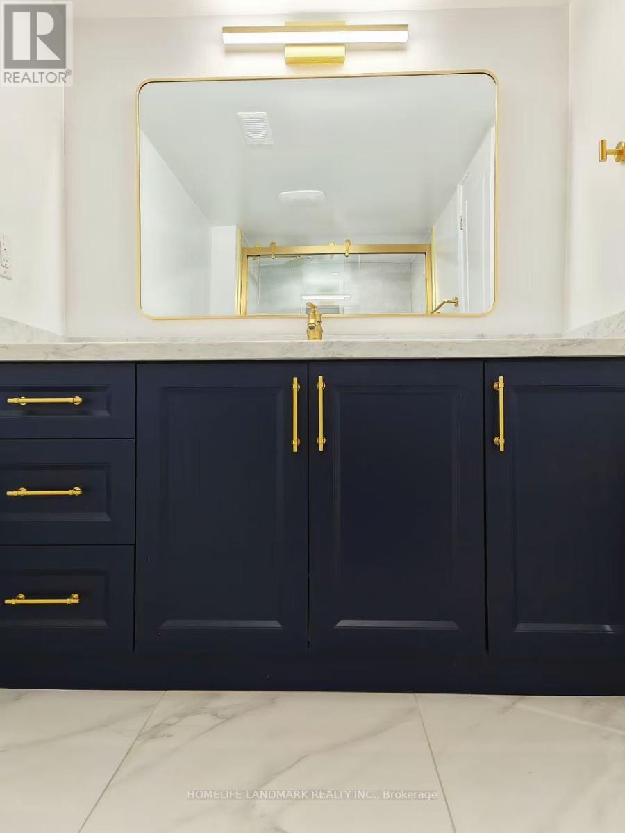 252 Borealis Avenue, Aurora, Ontario  L4G 7V9 - Photo 5 - N12562184