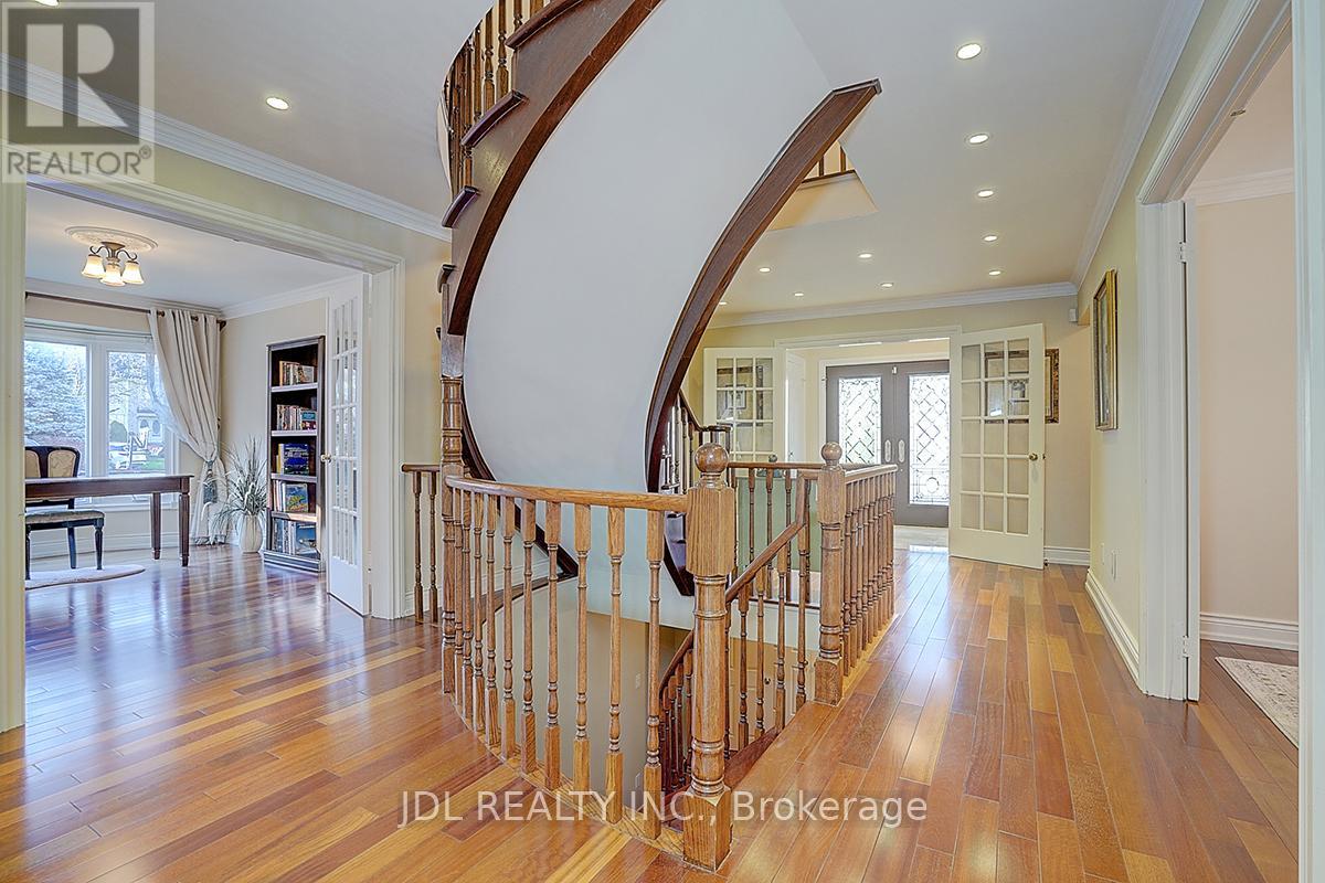 85 Marsh Harbour Court, Aurora, Ontario  L4G 5Y8 - Photo 15 - N12562216