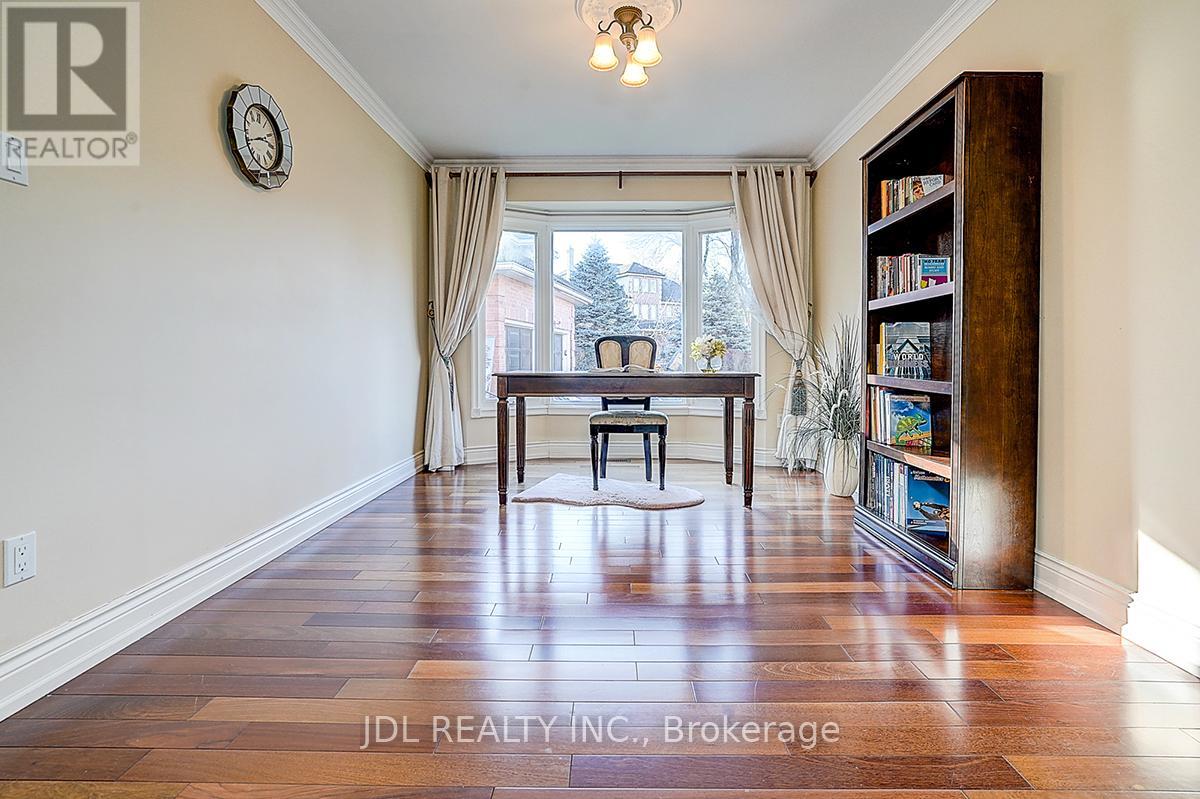 85 Marsh Harbour Court, Aurora, Ontario  L4G 5Y8 - Photo 16 - N12562216