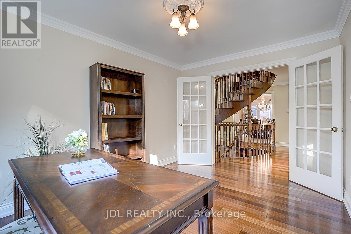 85 Marsh Harbour Court, Aurora, Ontario  L4G 5Y8 - Photo 17 - N12562216