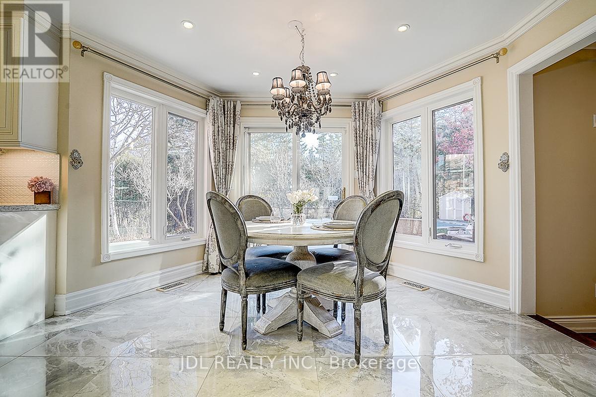 85 Marsh Harbour Court, Aurora, Ontario  L4G 5Y8 - Photo 19 - N12562216