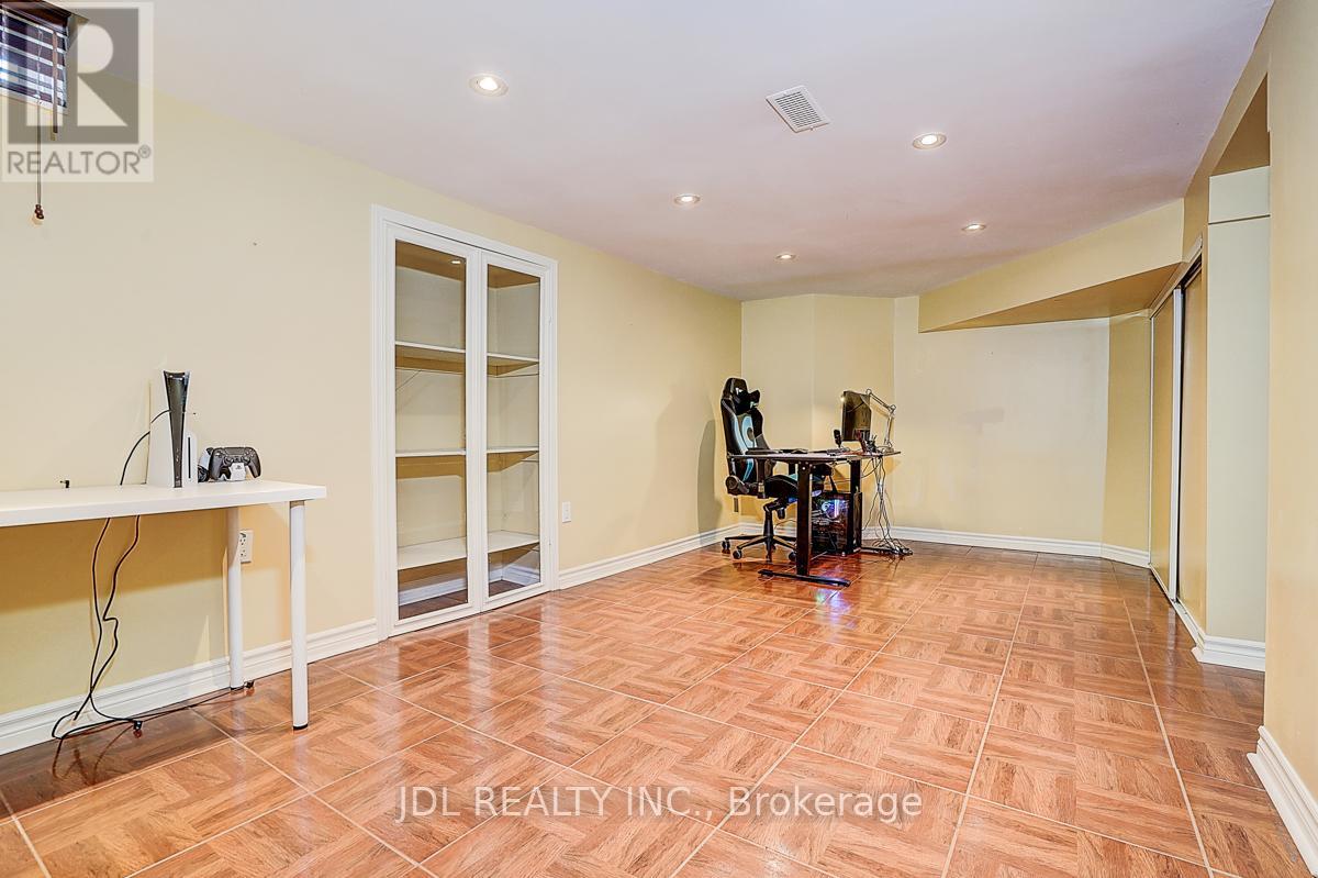 85 Marsh Harbour Court, Aurora, Ontario  L4G 5Y8 - Photo 50 - N12562216