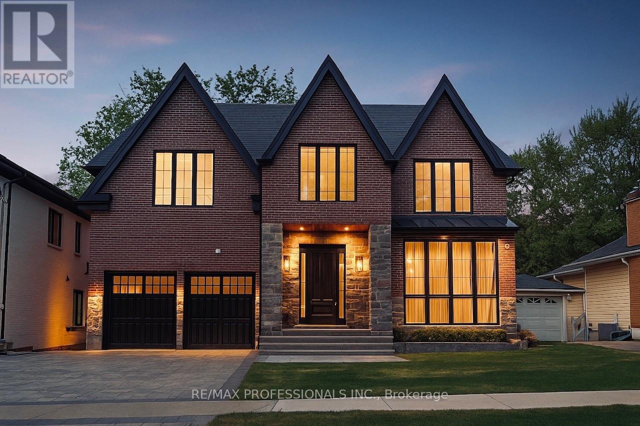 152 WELLS STREET, Aurora, Ontario