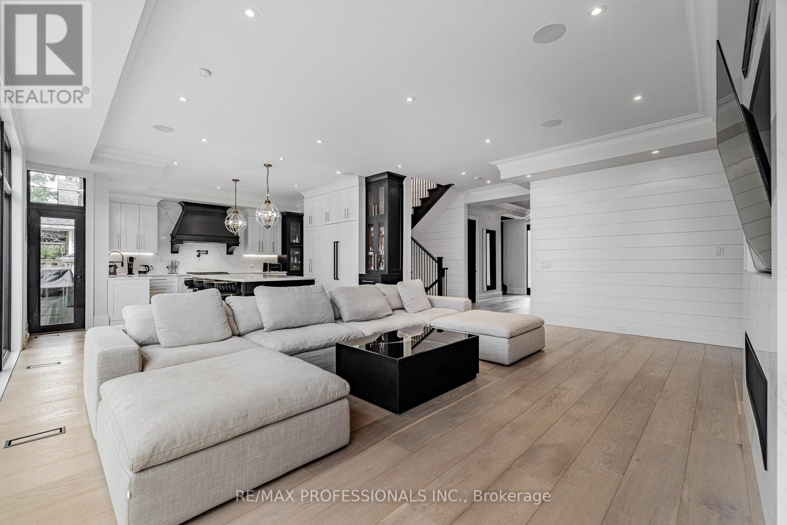 152 Wells Street, Aurora, Ontario  L4G 1T7 - Photo 14 - N12562258