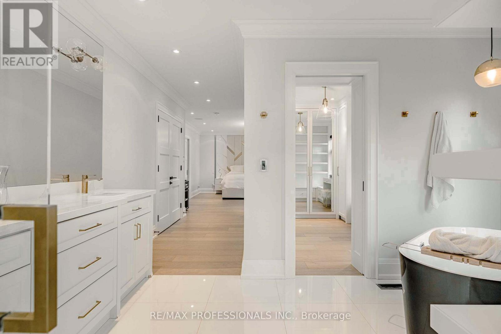 152 Wells Street, Aurora, Ontario  L4G 1T7 - Photo 25 - N12562258