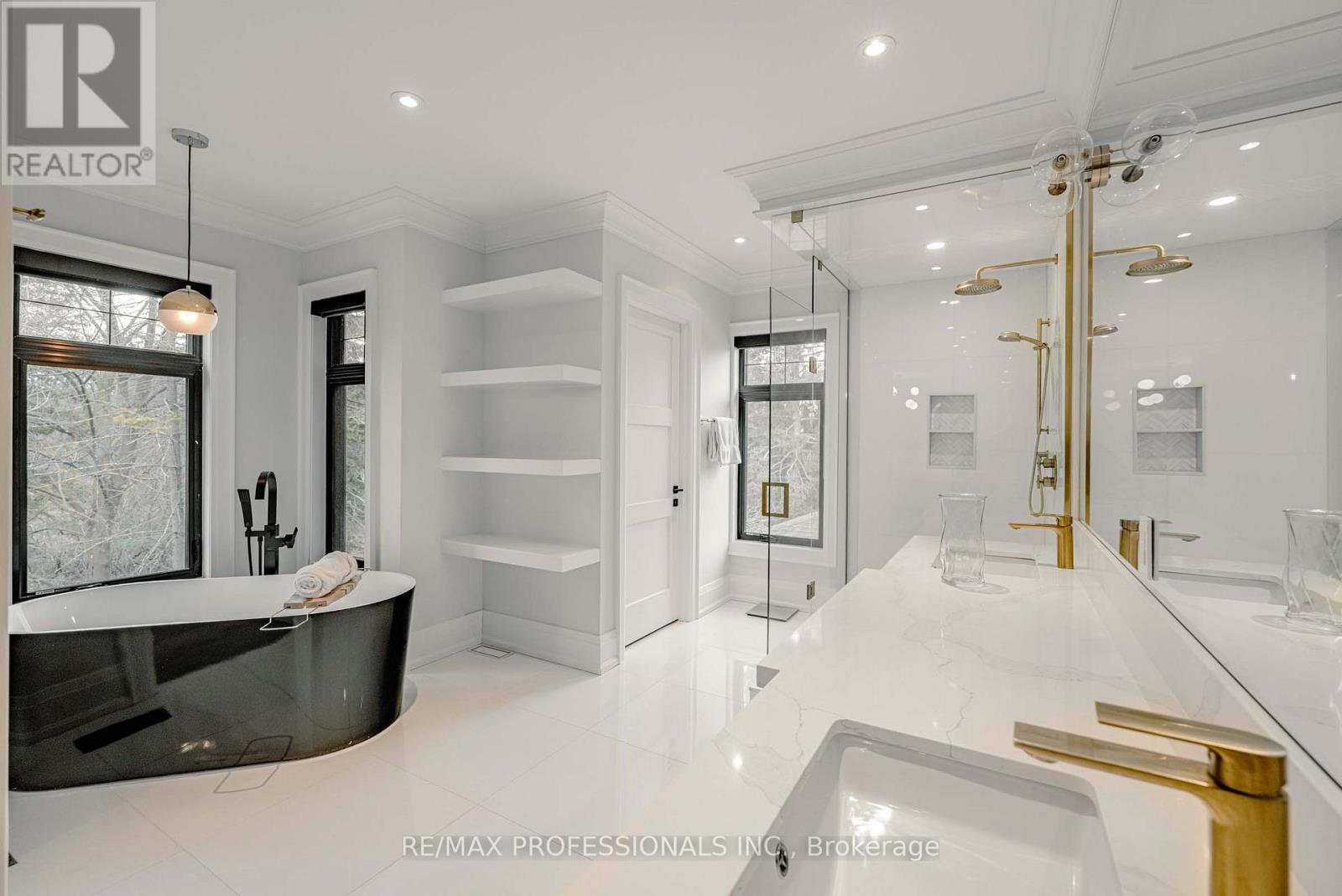 152 Wells Street, Aurora, Ontario  L4G 1T7 - Photo 27 - N12562258