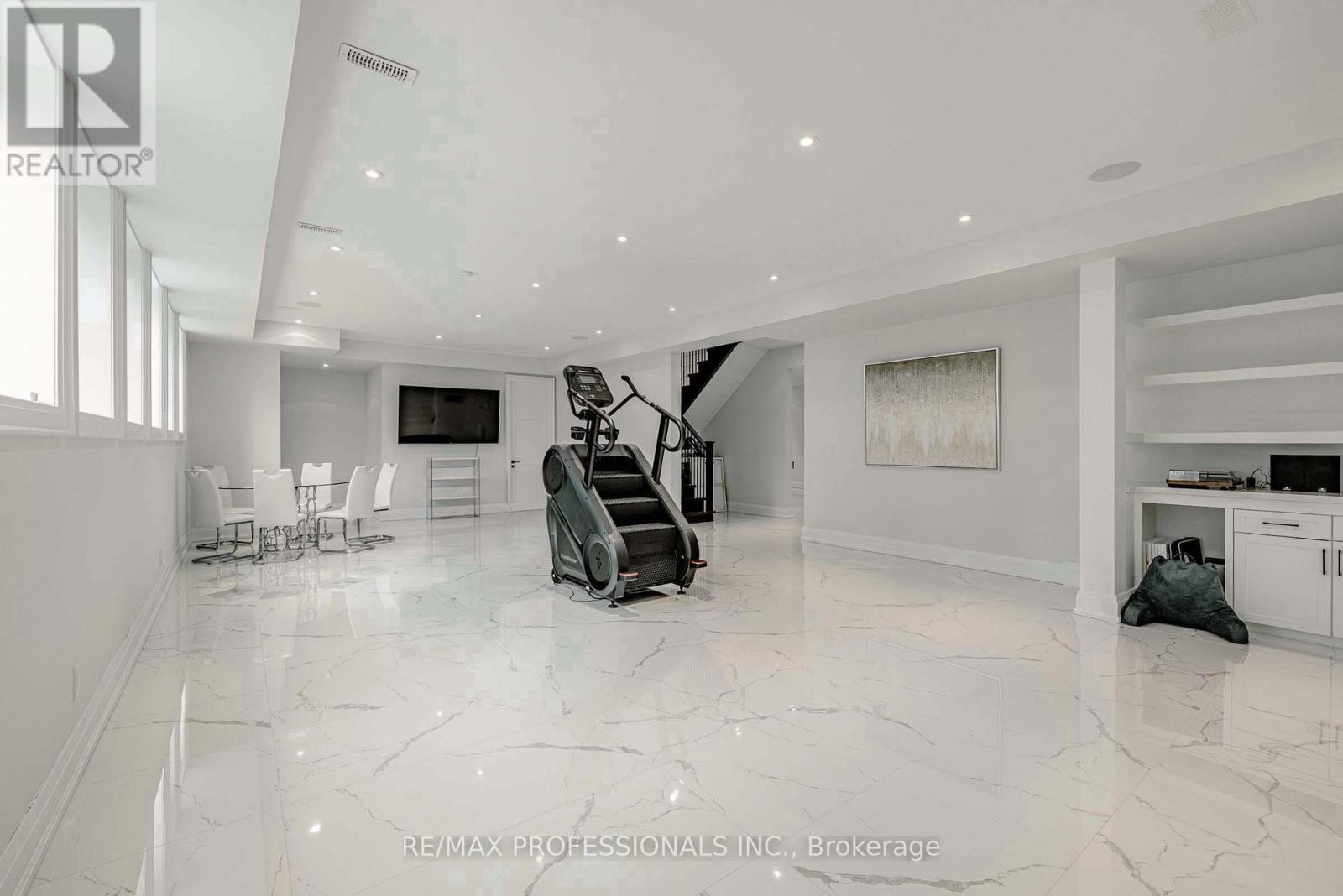 152 Wells Street, Aurora, Ontario  L4G 1T7 - Photo 36 - N12562258